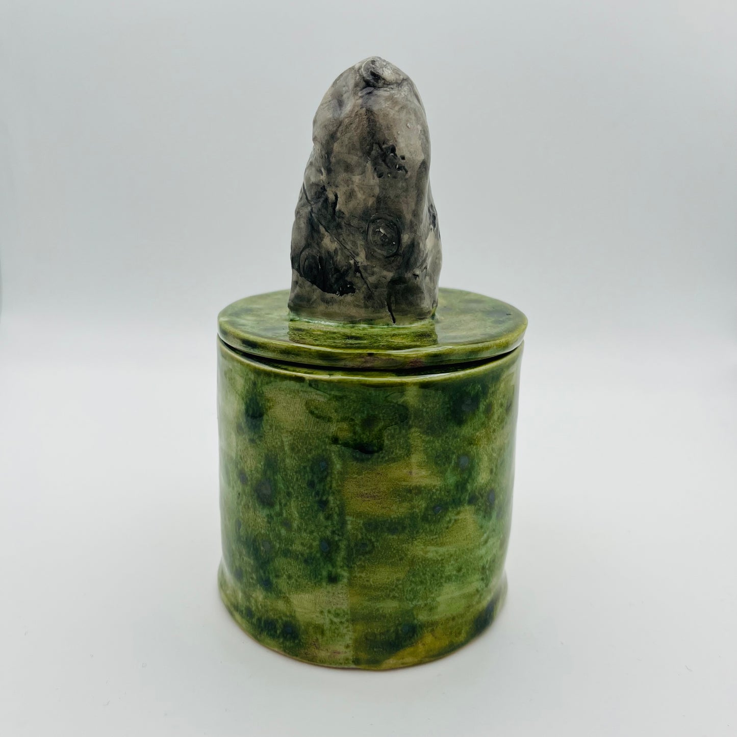 The hermit lidded pot