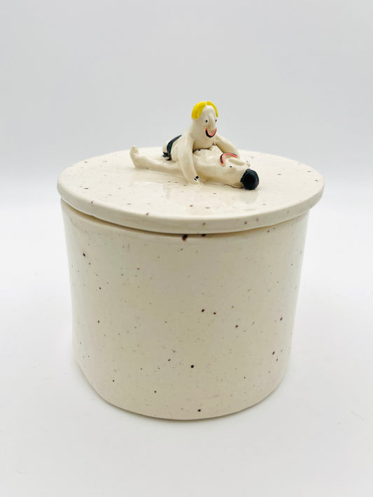 Strap lidded pot